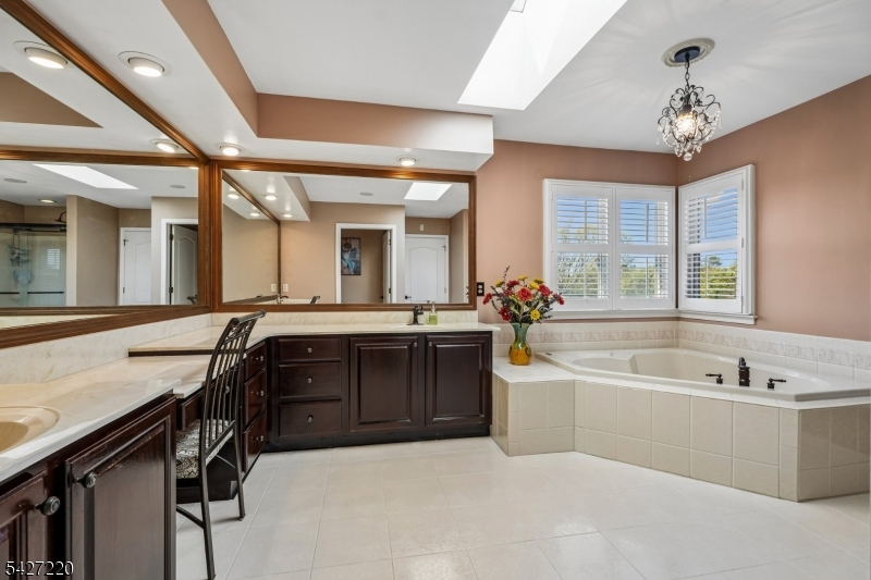 2 Fairway Dr