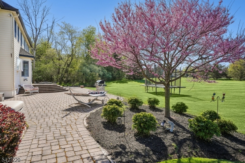2 Fairway Dr