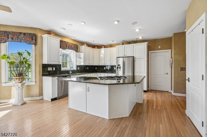 2 Fairway Dr