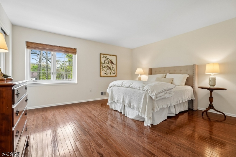 4 Flintlock Rd
