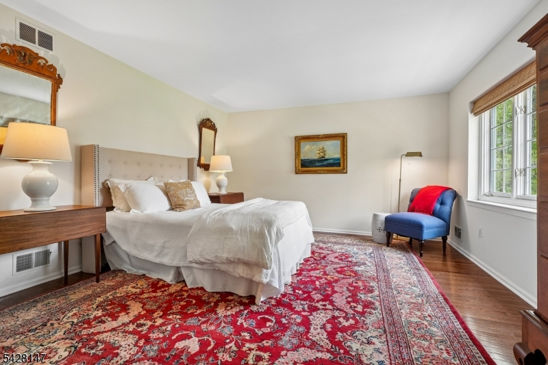 4 Flintlock Rd