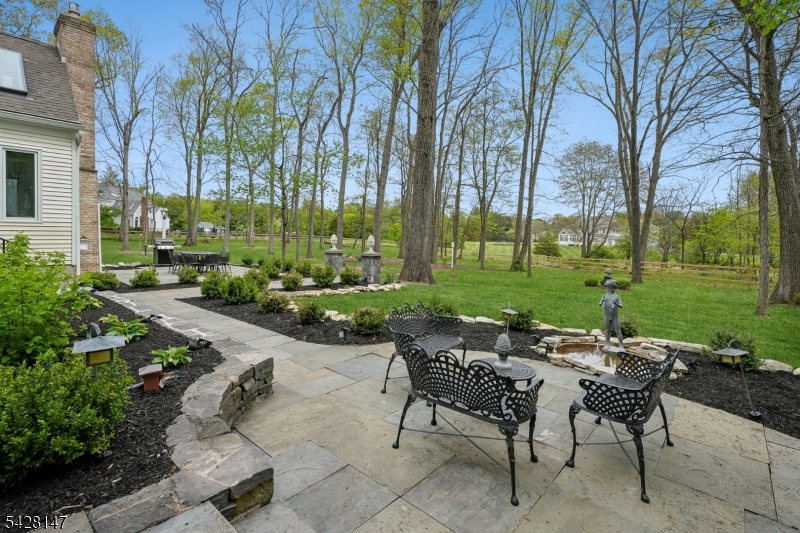 4 Flintlock Rd