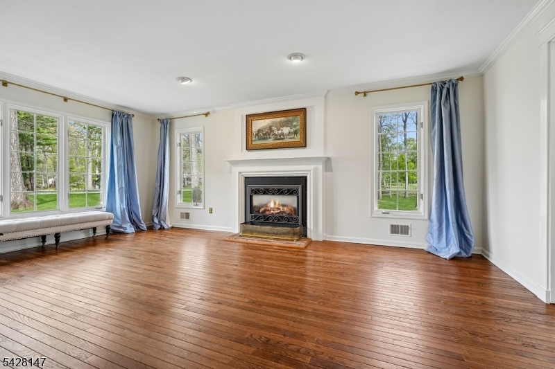 4 Flintlock Rd