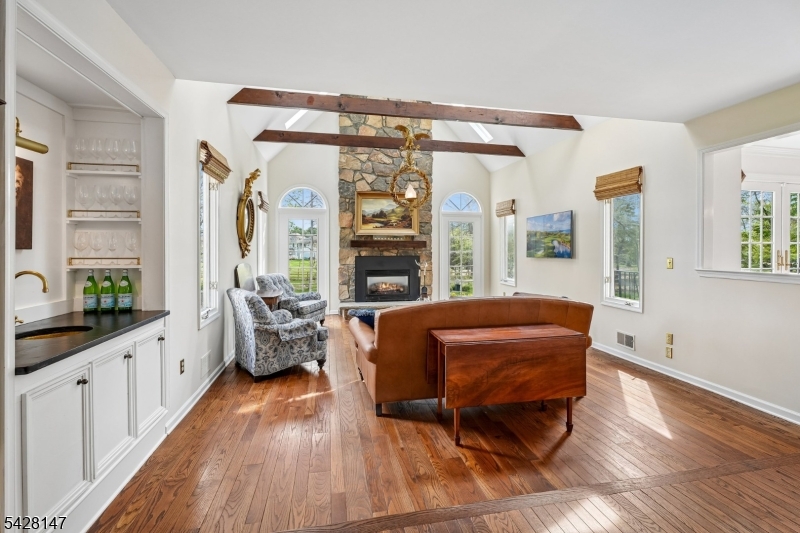 4 Flintlock Rd