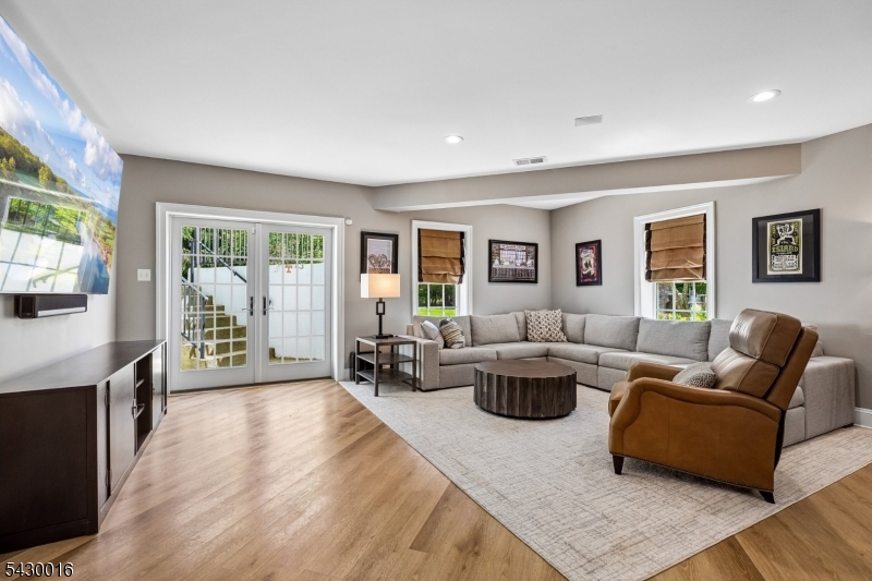 1 Buckeye Ln