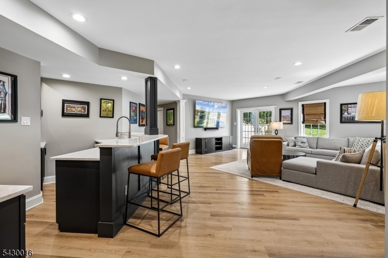 1 Buckeye Ln