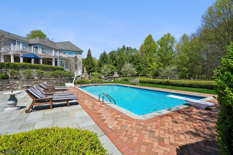 1 Buckeye Ln