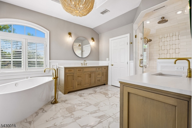 1 Buckeye Ln