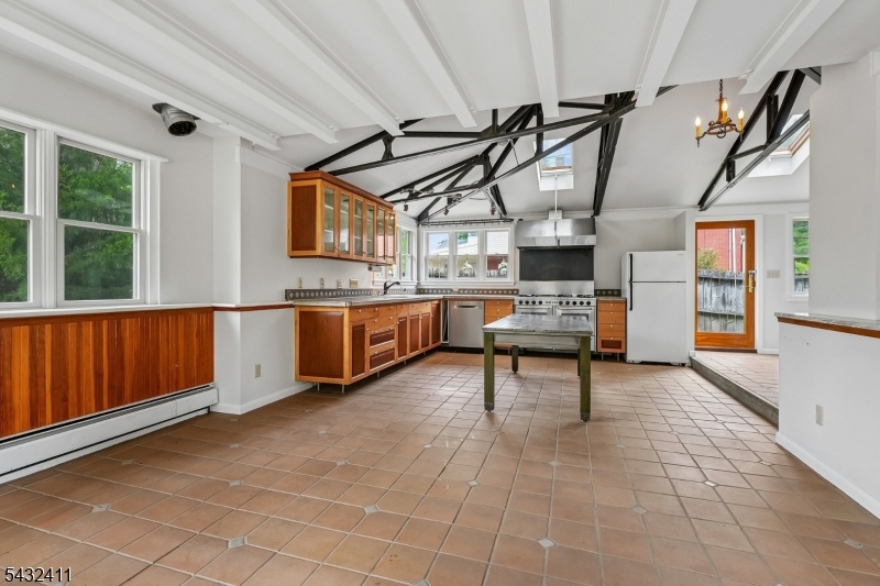 241 N Main St