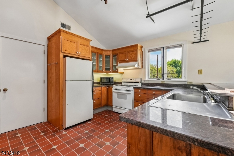 237 N Main St