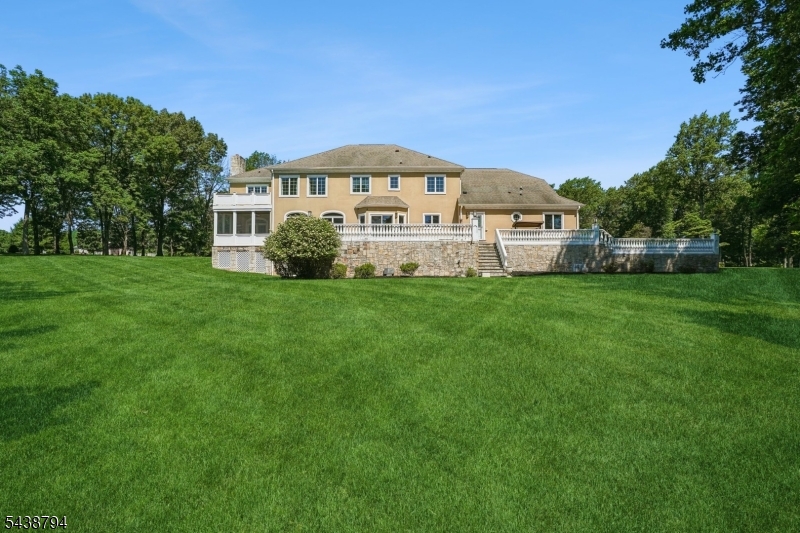 30 Dogwood Dr