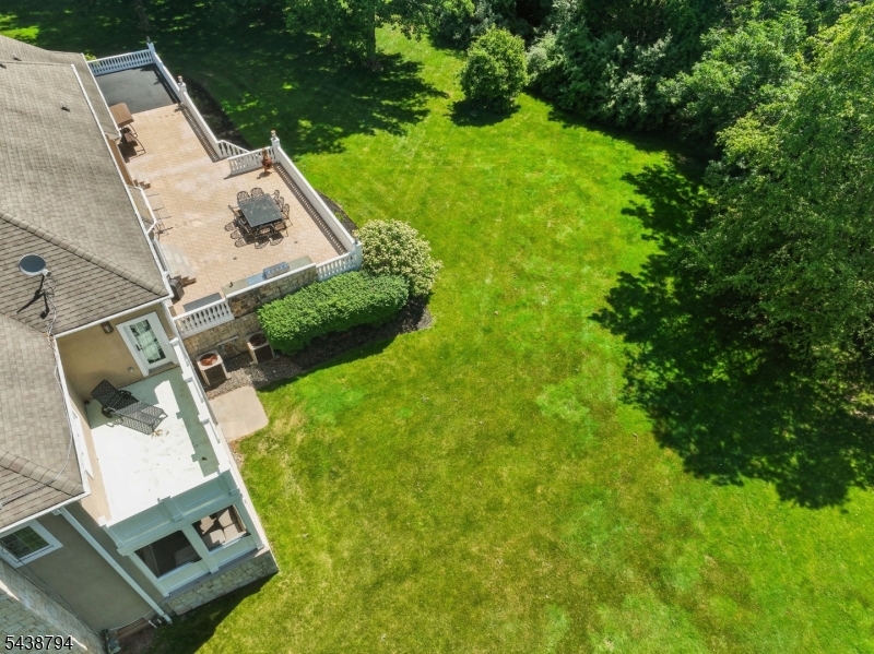 30 Dogwood Dr