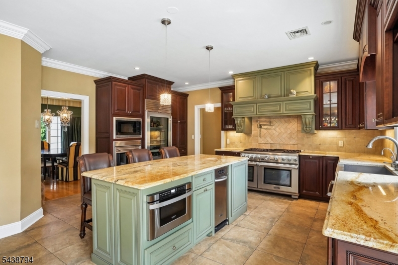 30 Dogwood Dr