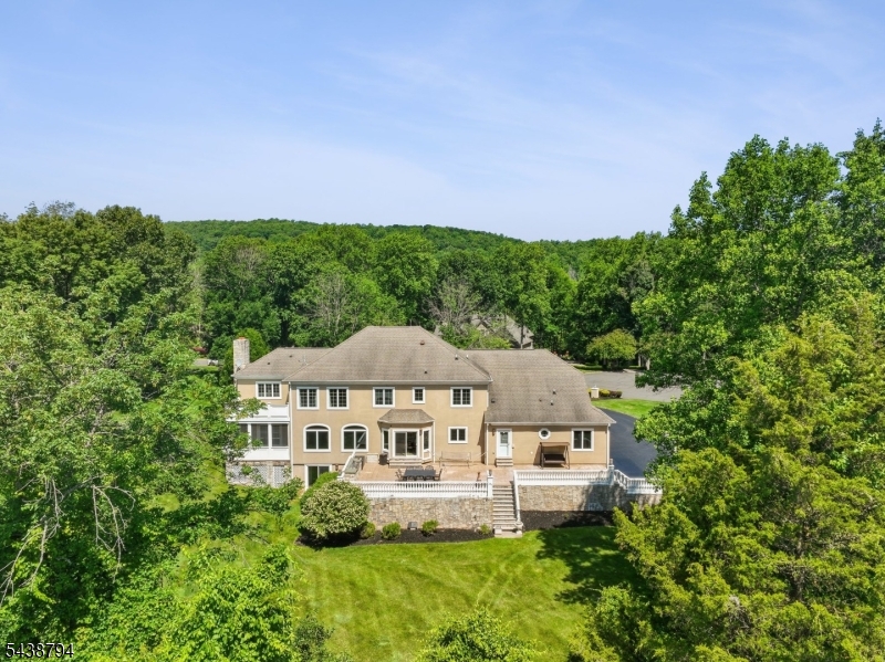30 Dogwood Dr