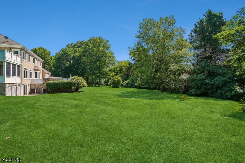 30 Dogwood Dr