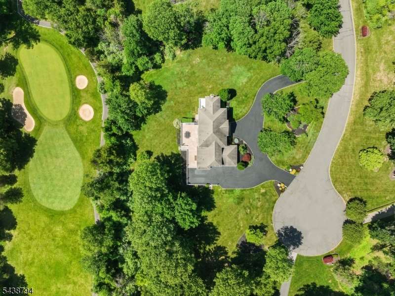 30 Dogwood Dr