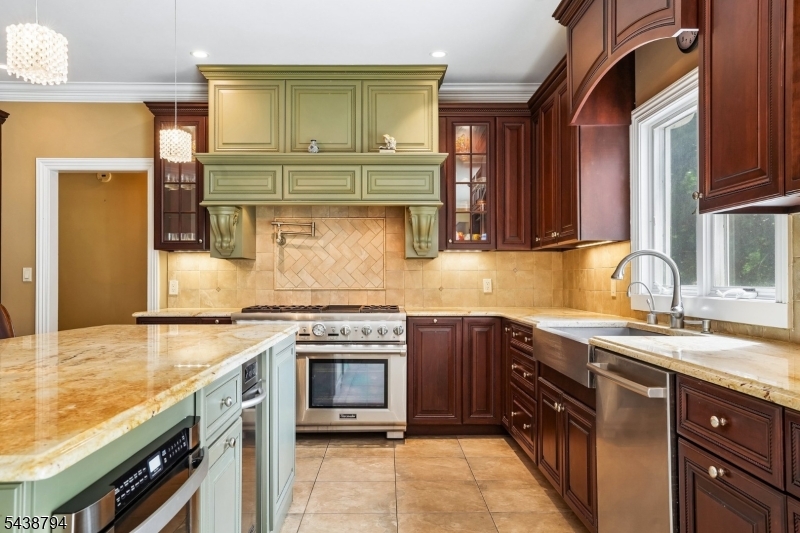 30 Dogwood Dr