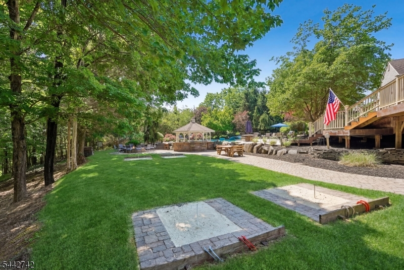 14 Menlo Dr