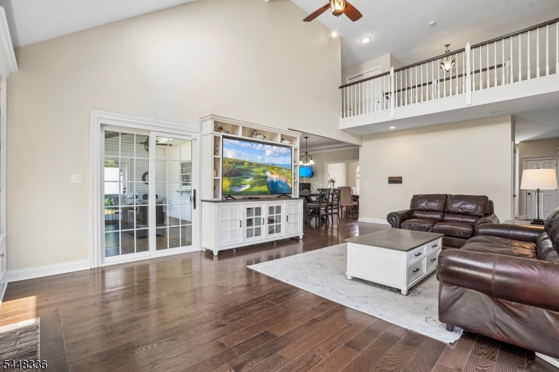 6 Proprietor Ln