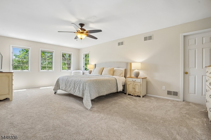 6 Proprietor Ln