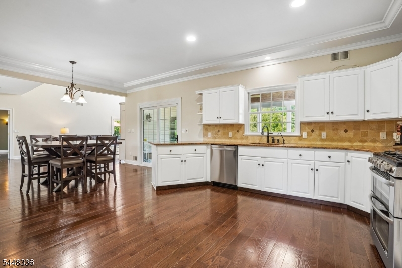 6 Proprietor Ln