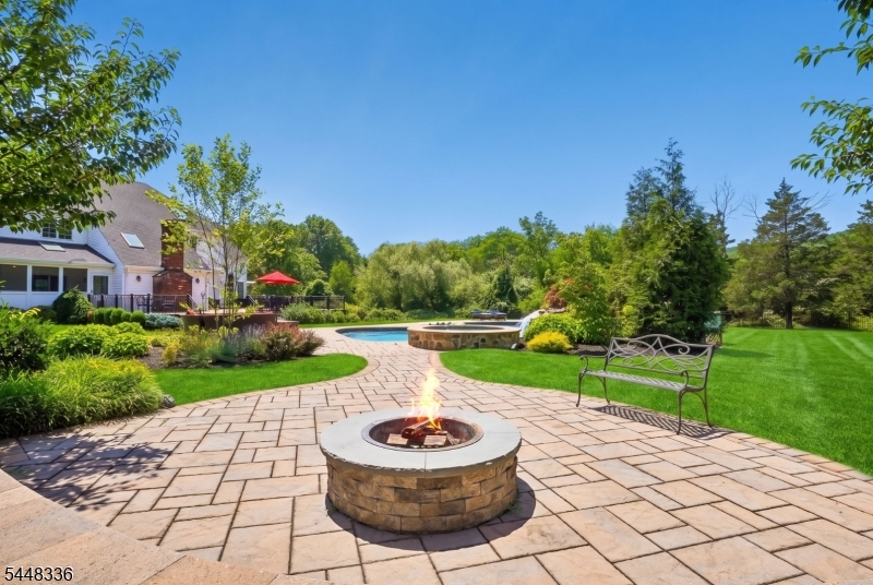 6 Proprietor Ln