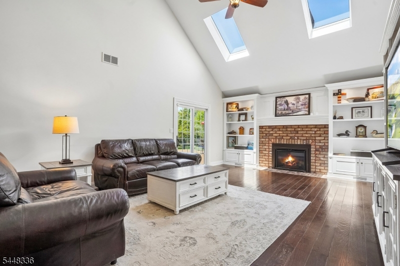 6 Proprietor Ln