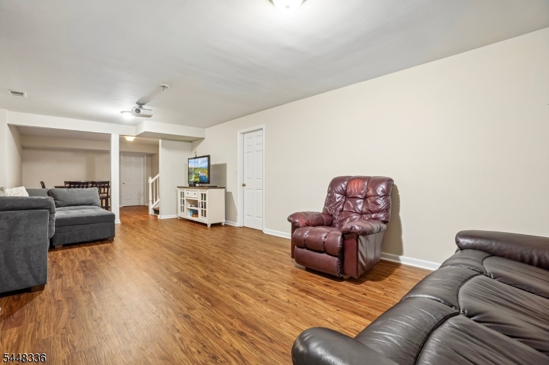 6 Proprietor Ln