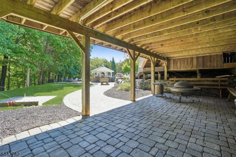14 Menlo Dr