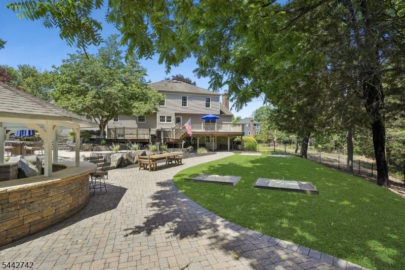 14 Menlo Dr