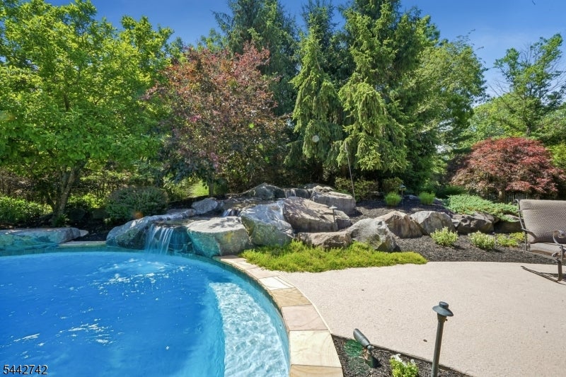 14 Menlo Dr