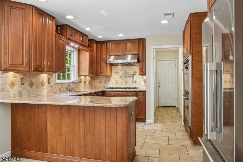 14 Menlo Dr