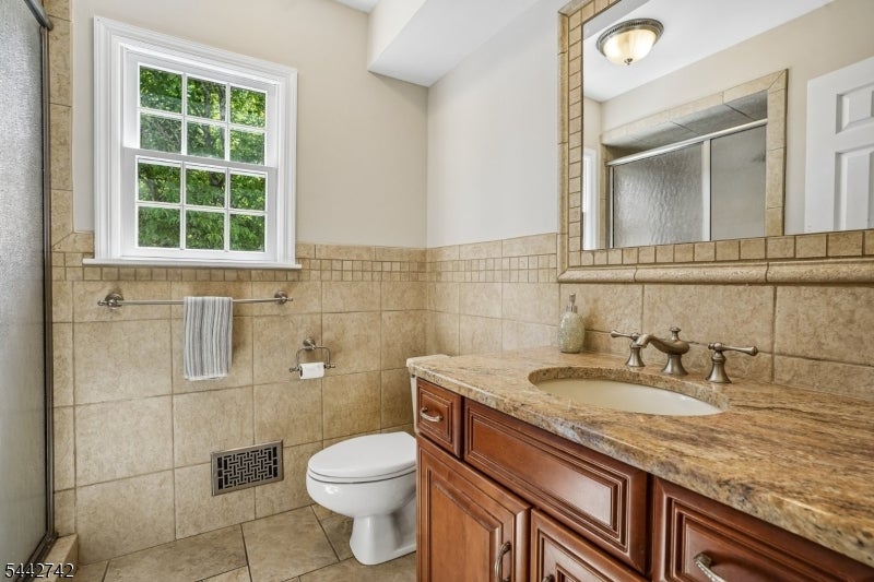 14 Menlo Dr