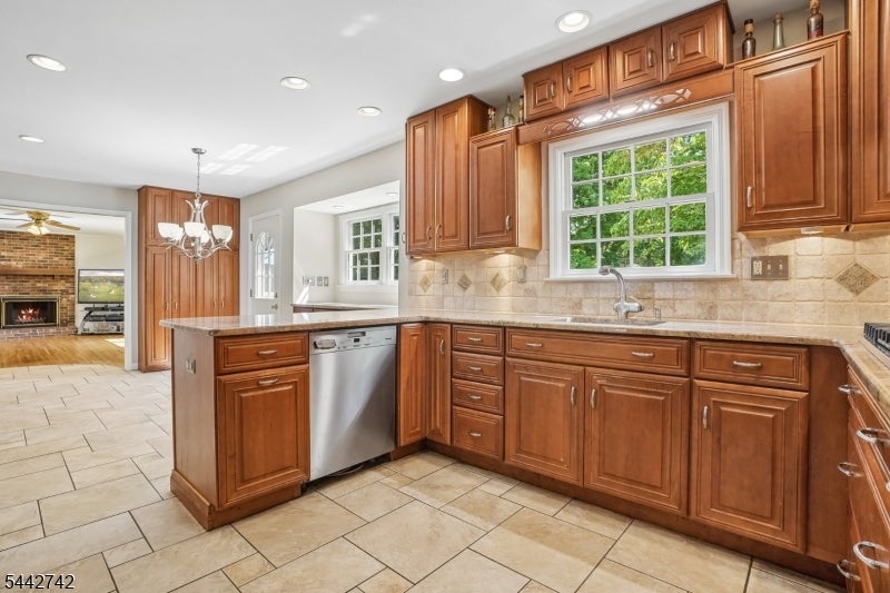 14 Menlo Dr