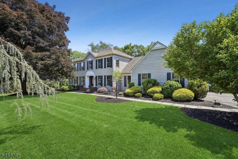 14 Menlo Dr