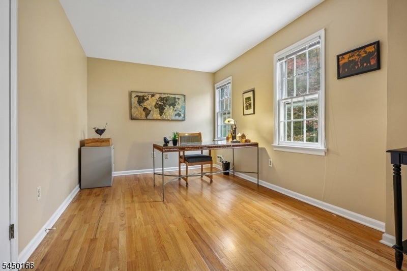 10 Sunnyfield Dr