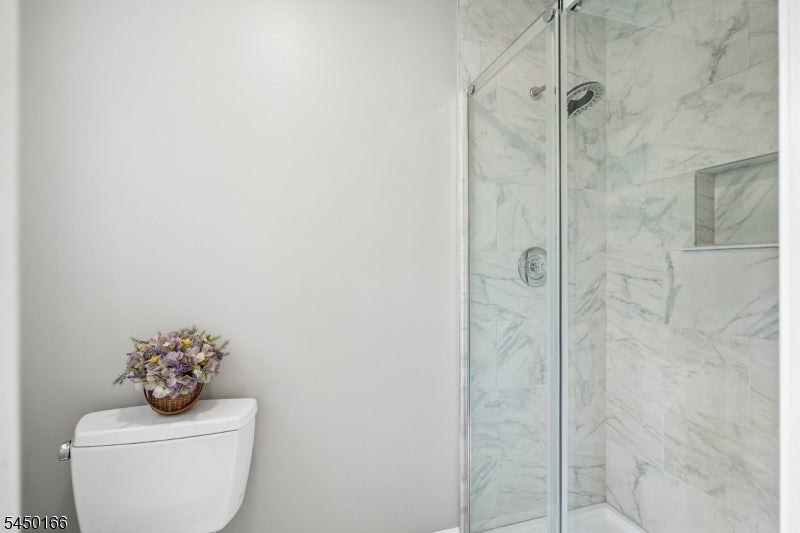 10 Sunnyfield Dr