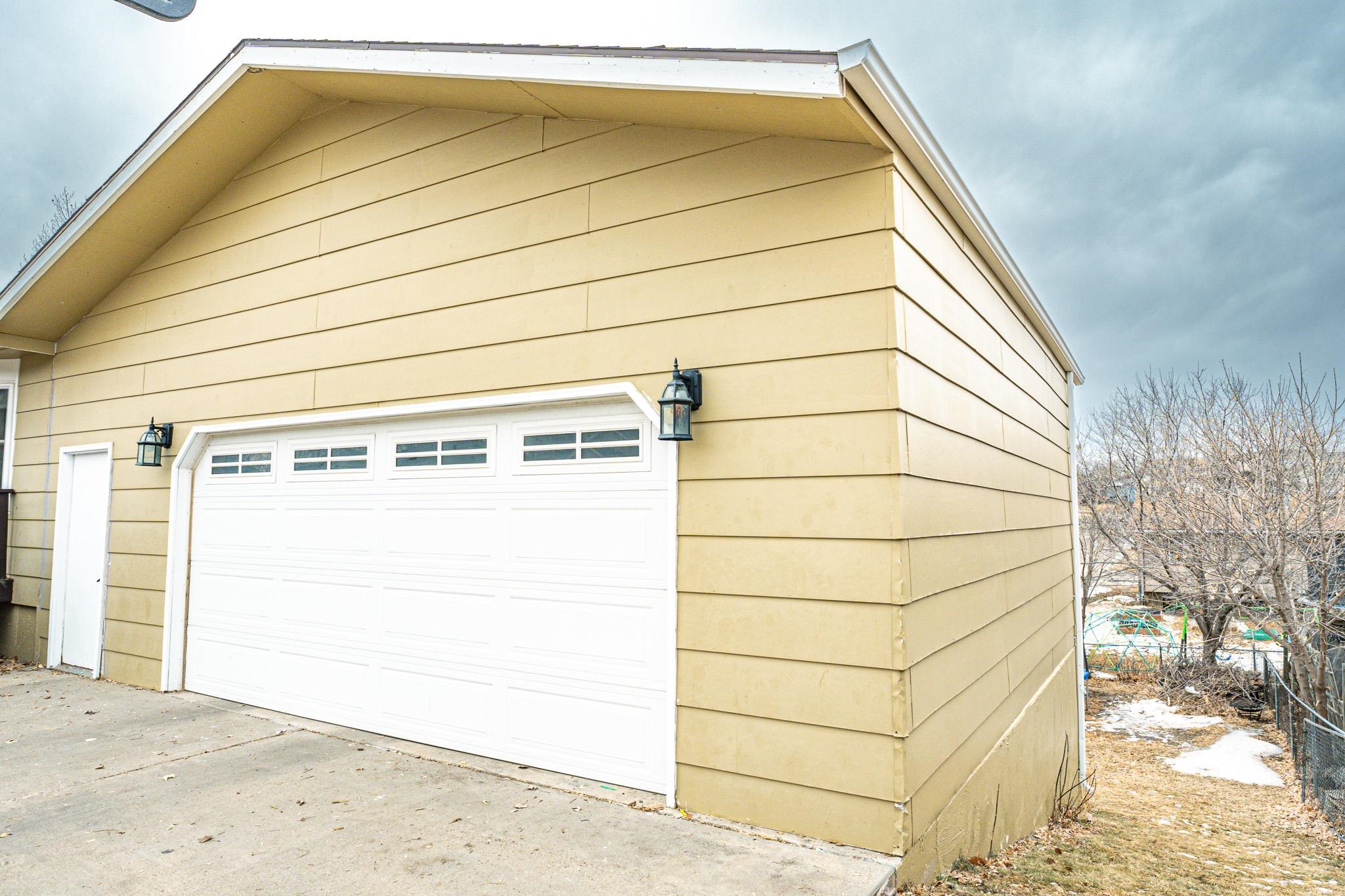 1605 Meadow Lane