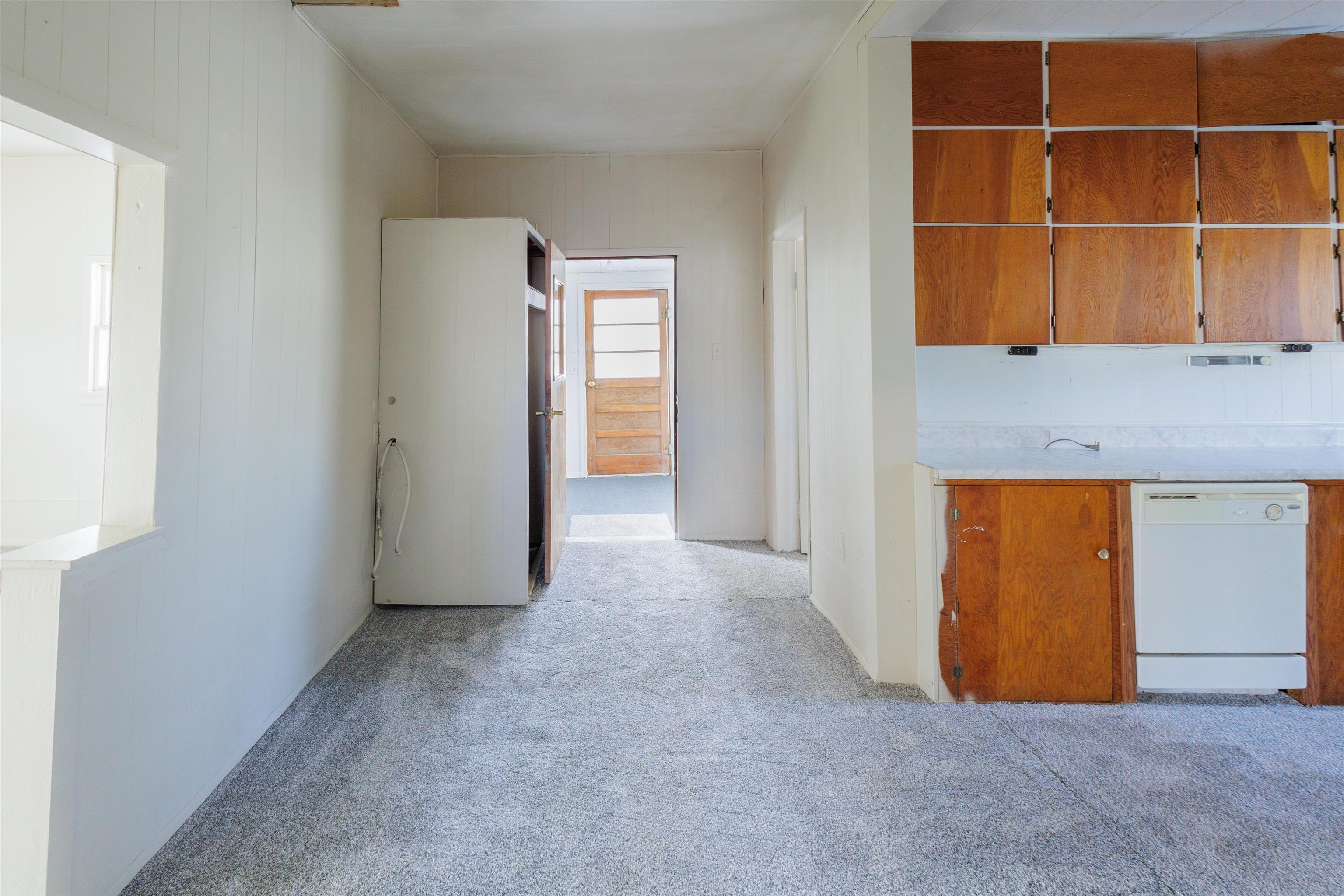 105 S Oak