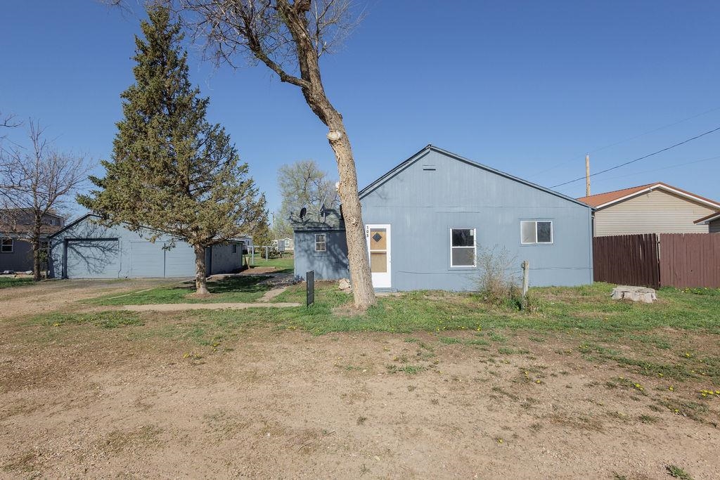 105 S Oak