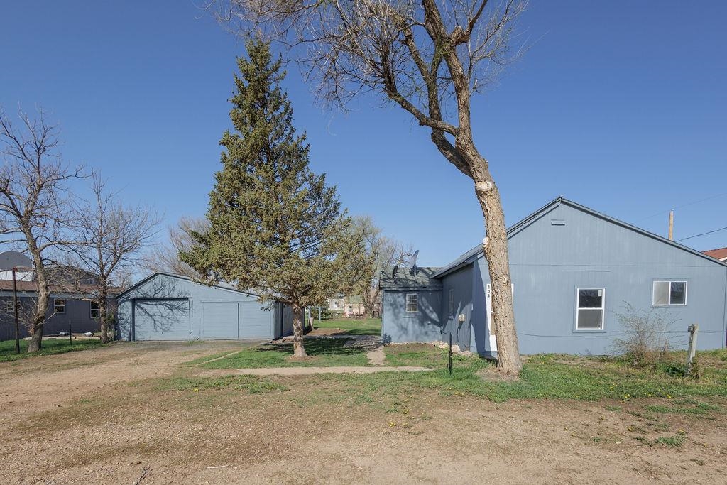 105 S Oak