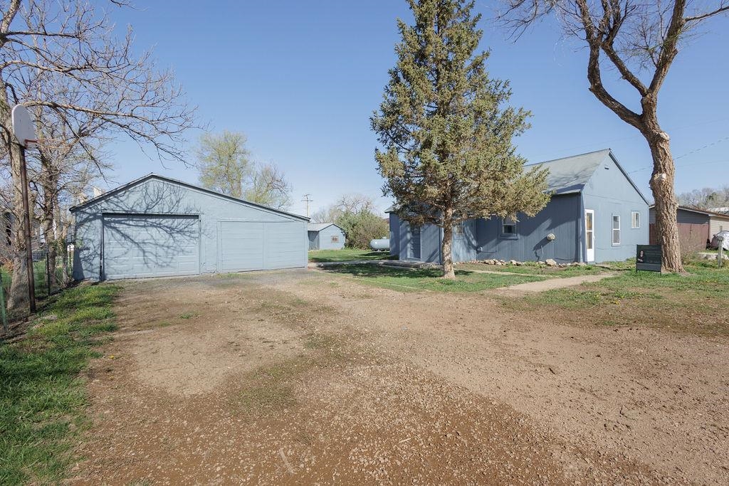 105 S Oak