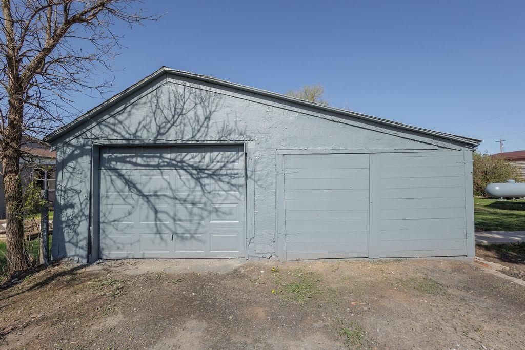 105 S Oak