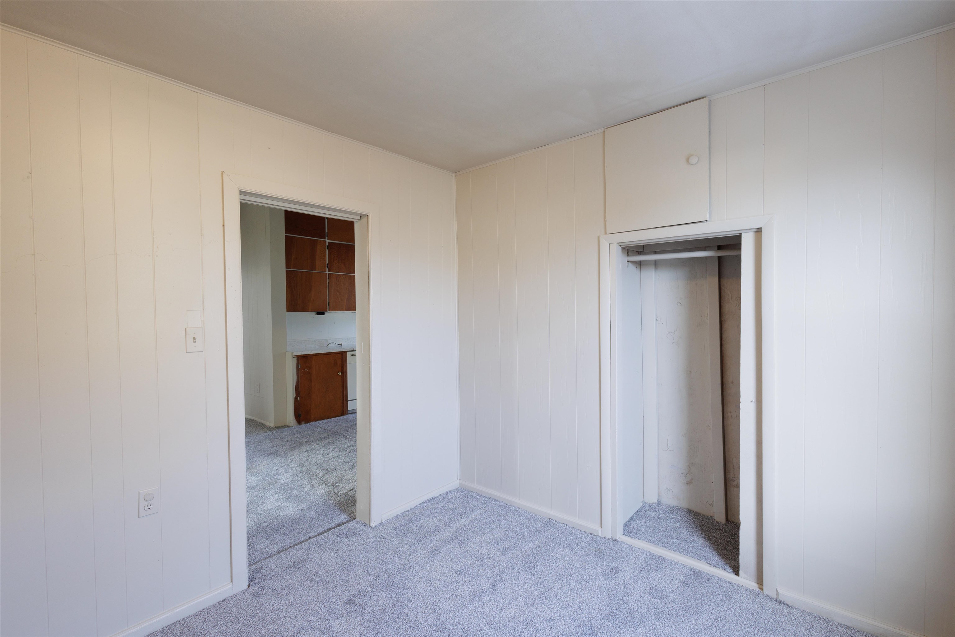 105 S Oak