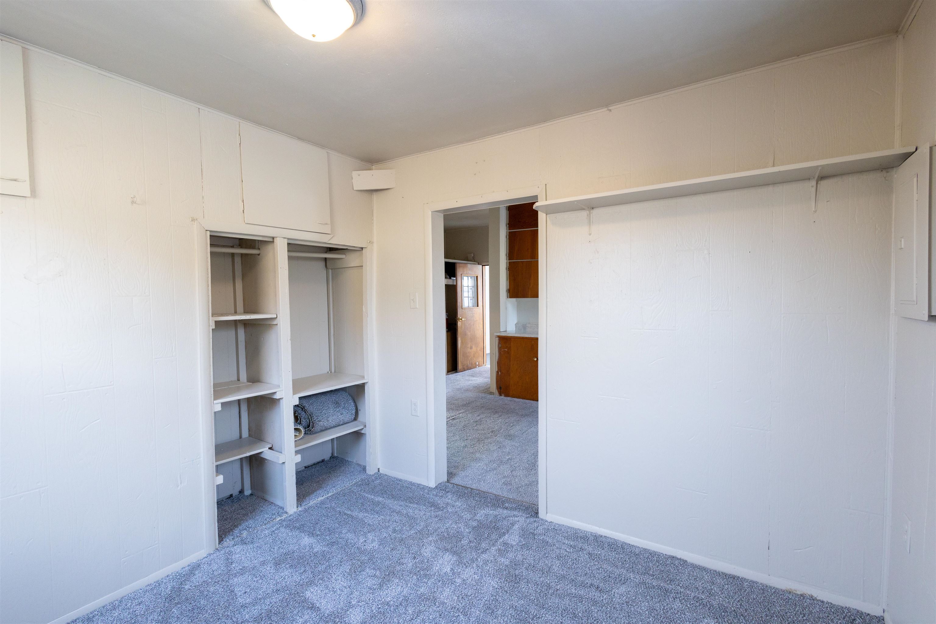 105 S Oak