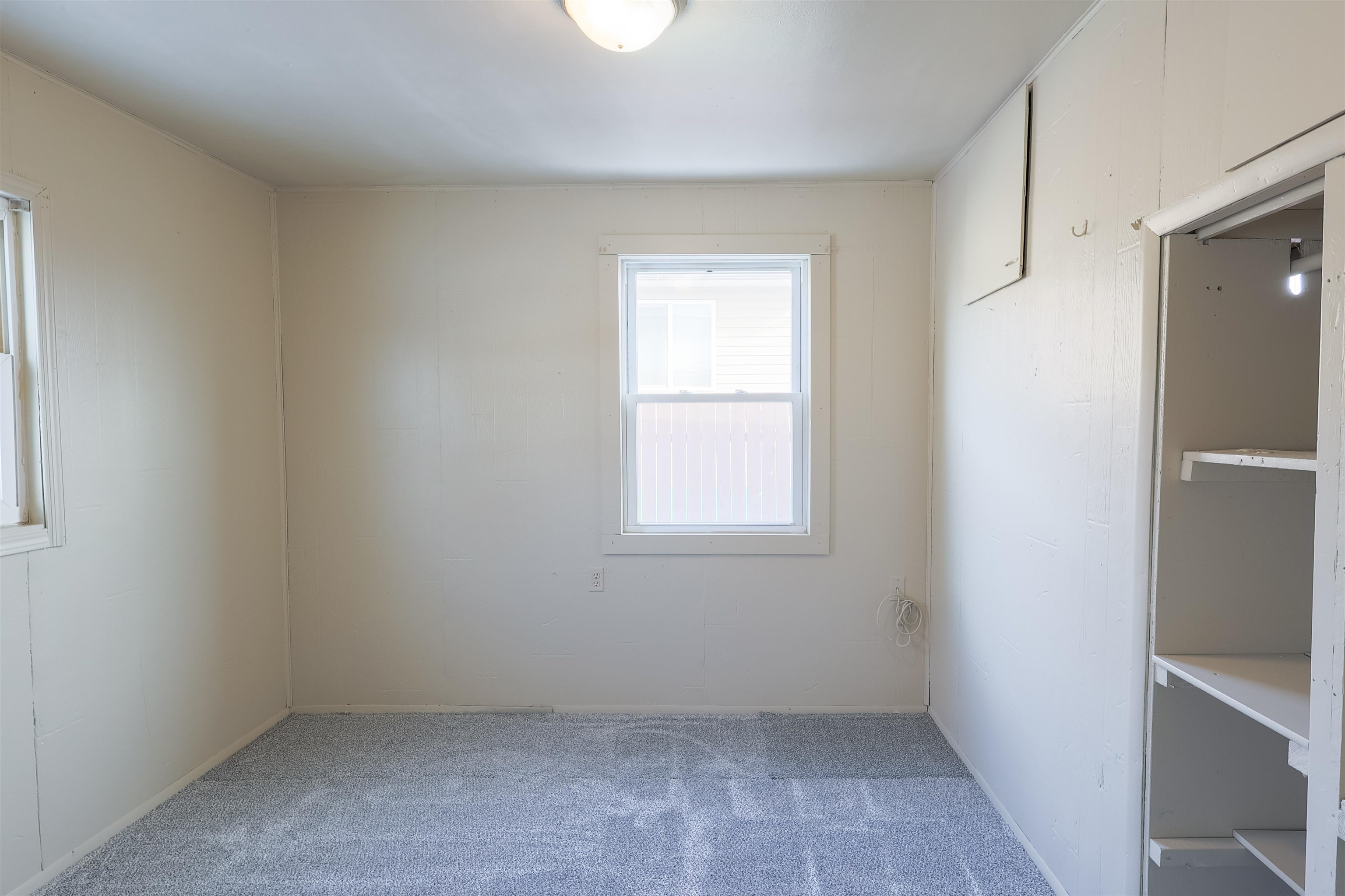 105 S Oak
