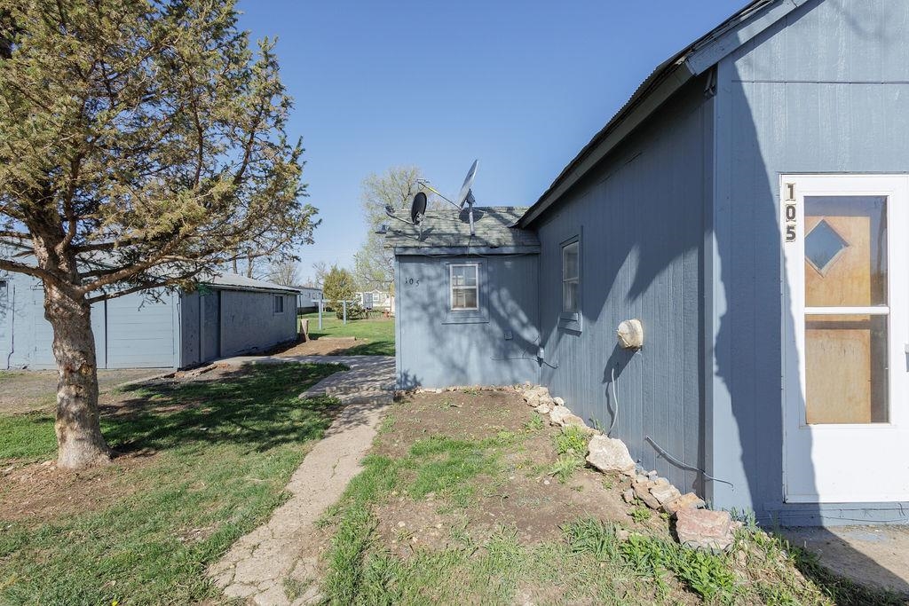 105 S Oak