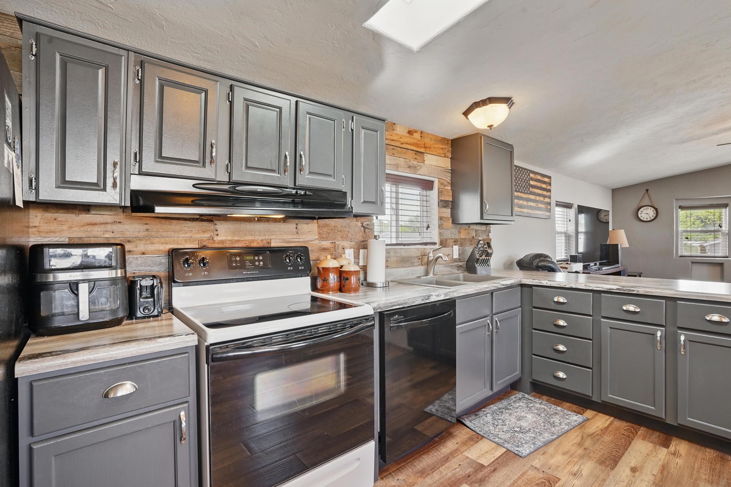 1124 Crow Peak Lane