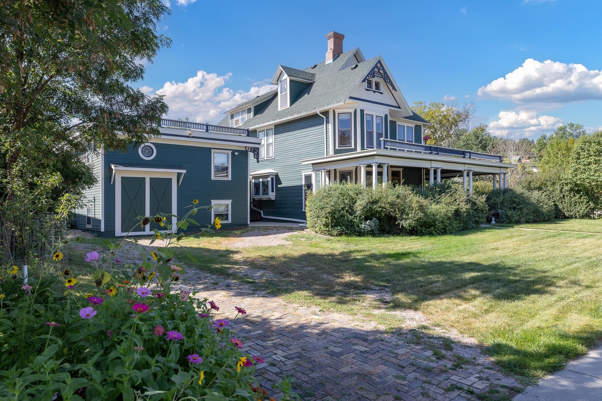 1021 Quincy Street