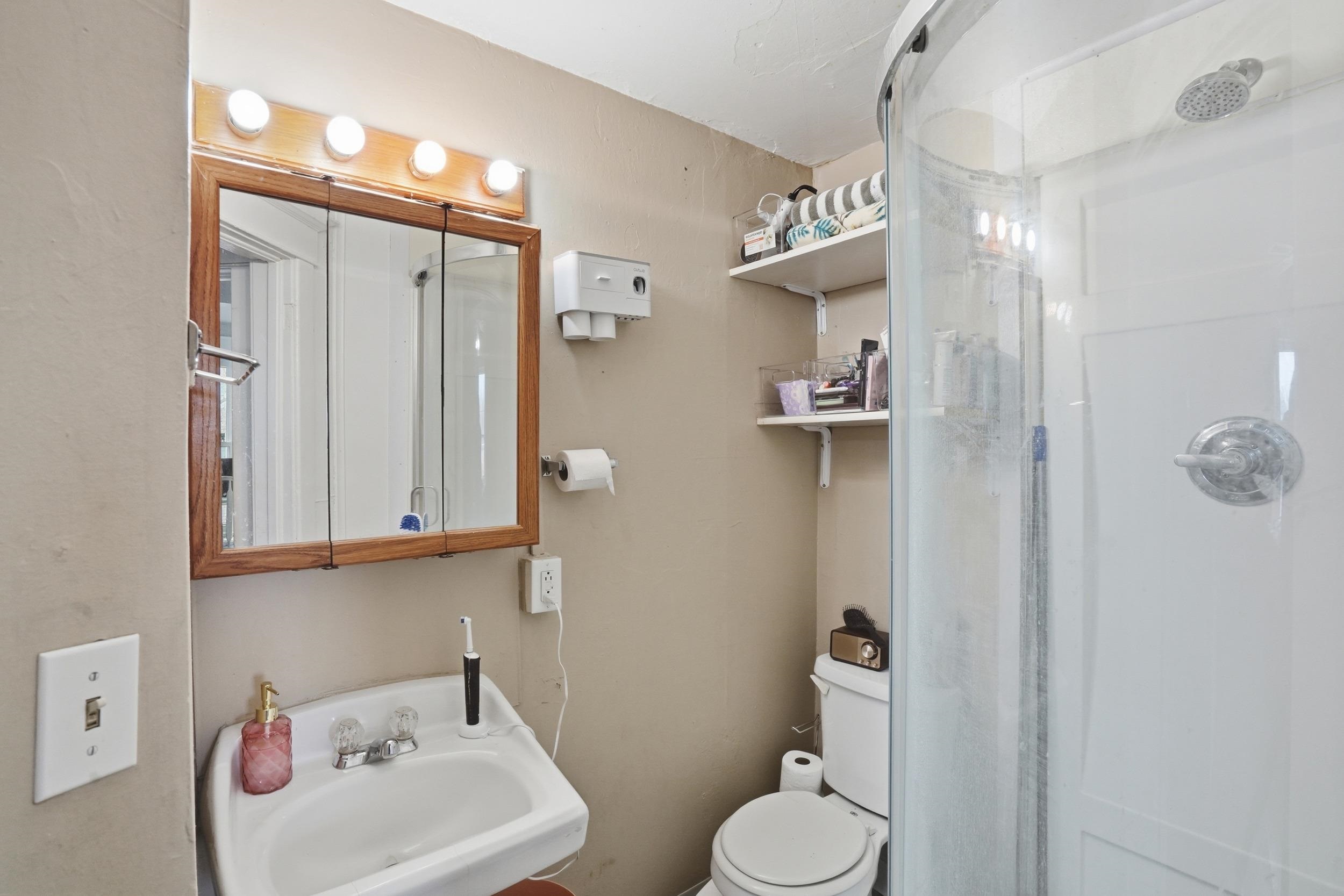 1113 Kingsbury Street